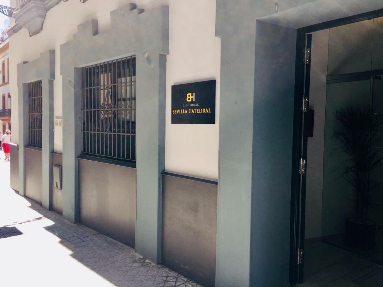Basic Hotel Sevilla Catedral Eksteriør bilde